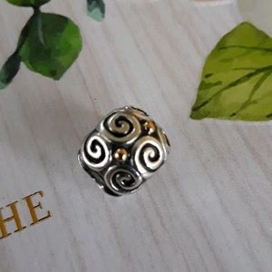 SALE!🤩one Beautiful Auth Pandora Clip
